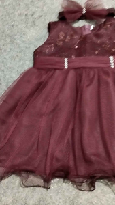 Gaun bayi perempuan usia 0-12 bulan tanpa lengan