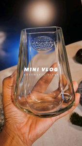 แจกัน แก้วทรงเหลี่ยม  ความจุ 420 ml  ตัวแก้วเป็นงาน แก้วตัดจากขวด Regency งานDIY