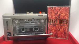 เทปคาสเซ็ท GUNS N’ ROSES THE SPAGHETTI INCIDENT ?