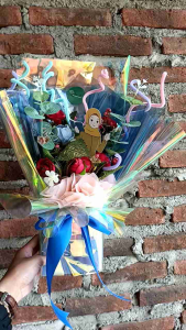 Bouquet Bunga Palsu Awet Untuk Perpisahan ulang tahun atau hari guru.