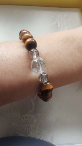 MHU-0011 白水晶,虎眼石,tigers eye 天然水晶 女款手链 孤品原创设计 礼盒装赠手作火漆印章 crystal bracelet handmade gelang tangan perempuan