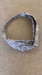❤️❤️Brand New Grey Wood Fan Pattern Headband in Organic Batik Material❤️❤️