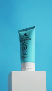 Naturaworld Sunscreen Soft and Smooth Sunscreen SPF 50+ PA++ dengan Perlindungan Blue Light - Facial Extract