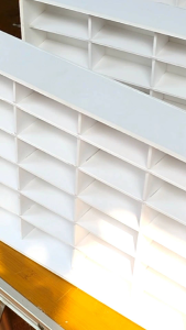 Rak mainan hotwhels PVC board putih isi 24 slot