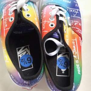 🇺🇸Vans Pride Edition Sneakers/Size 6.5US