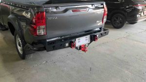 กันชนท้ายเหล็กดำ โอบข้าง ออฟโร้ด โตโยต้า รีโว่ ช่วงยาว แคป สี่ประตู พร้อมไฟถอย แอลอีดี ไฟส่องป้าย ตุ้มลากชนิด 2 ชั้น ห่วงโอเมก้า