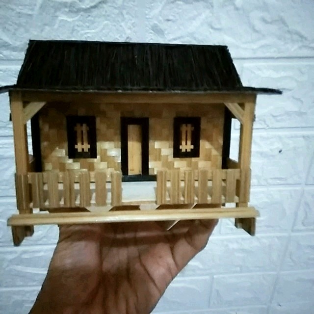 miniatur rumah adat / Rumah tradisional jawa tengah/kerajinan rumah adat bambu/rumah adat pedesaan