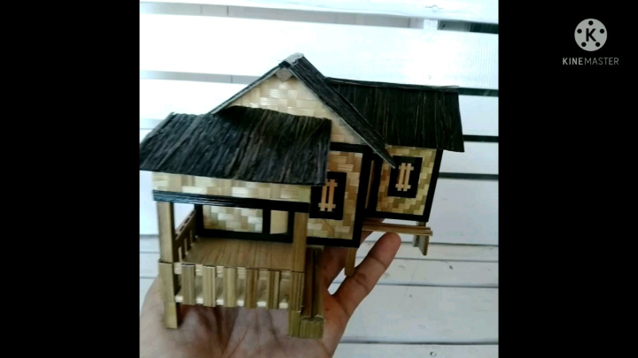 Miniatur Rumah adat sunda/rumah adat  tradisional jawa barat,kerajinan bambu