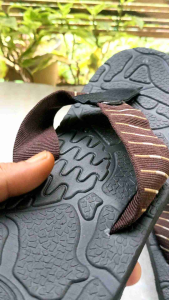 Sandal Jepit Nyaman & Tahan Lama untuk Pendaki Pria