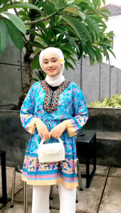 Tunik Lebaran Motif Renda Ayunda