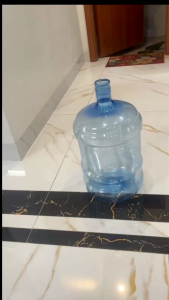 1 vỏ bình nước 5galon dùng cho cây nóng lạnh có nắp