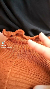 DAISY CURLI SWITER/TURKLENEK KIRIWIL ATASAN WANITA