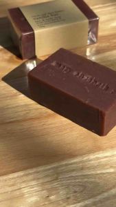 Mary Elizabeth R Vanilla Bar Cocoa + Shea Butter Face and Body Soap with Glycolic Acid for Exfoliation & Moisturization