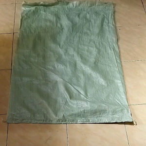 Karung bekas expedisi ukuran 130 x 90 cocok untuk tempat pasir tanah puing batu sampah dan media ubi jalar