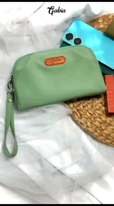 cattleya pouch