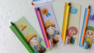 4pcs Souvenir gift apresiasi anak murid 1 paket