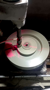 đá mài tròn đường kính 40cm dày 5 cm tâm lỗ 3.2 cm khoét lỗ 33 cm