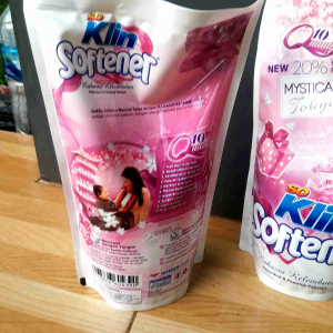 Soklin Softener Pewangi dan Pelembut Pakaian 820ML