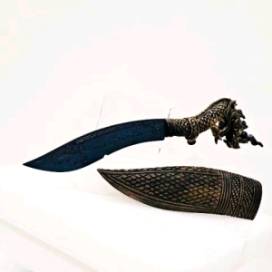 มีดหมอ แร่เหล็กน้ำพี้ขนาด 7 นิ้ว ด้ามพญานาคราช ตีด้วยแร่เหล็กน้ำพี้ผสมแท่งเหล็กเก่าโบราณ จากบ่อเหล็กน้ำพี้ จ.อุตรดิตถ์