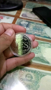 hadiah souvenir coin white YES dan NO