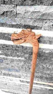 Tongkat Jalan Kayu Kelor Emas Ukir Naga Jawa C28