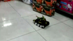 รถของเล่น รถถังลายทหาร รถถังสายพาน ตีลังกา คันใหญ่  ใส่ถ่าน มีเสียง มีไฟ No.337-19