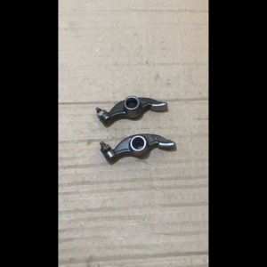 วาล์ว กระเดื่องวาล์ว ตีนเป็ด พร้อมน๊อคตั้งวาล์ว เวฟ110 เวฟ100 ดรีม ชิ้นส่วนทนแทนอะไหล่