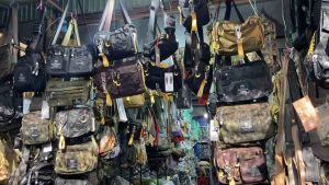 กระเป๋าสะพาย Tough Warrior อุปกรณ์การเรียน การทำงาน กันน้ำ ใส่เอกสาร สีดำ ผ้าไนล่อน พร้อมส่ง ผู้ผลิต: [บริษัทชื่อ]