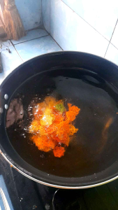 Kerupuk Mawar Warna Warni Mentah: Snack Sehat Untuk Acara Keluarga