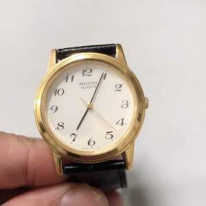 Đồng hồ nam Rico.h(hoặc nữ) size 33mm. Si Nhật đẹp. Quartz dây da bò mới.