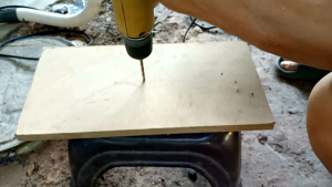 วงเวียนสำหรับทริมเมอร์ เจาะวงกลมและทำร่องไม้ 5มม.2 แผ่นอคลิคหนา5มม.2