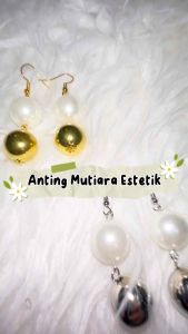 Nomi Pearl Hook Earrings Anting Gantung Mutiara Susun Metalic Anting Panjang Hooks Tusuk