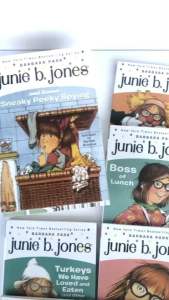 Junie B. Jones Books in a Bus หนังสือวรรณกรรมเยาวชน ภาษาอังกฤษ เกี่ยวกับการไปโรงเรียน เซต 28 เล่ม
