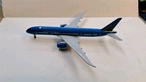 8 inches Vietnam Airlines Boeing 787 Diecast Airplane Collection with Landing Gears and Display Stand