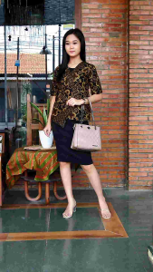 ATASAN BAJU BATIK WANITA BLOUSE SLIM FIT MODEL SLEMPANG LANCIP BLUS V-NECK LENGAN PENDEK BISA COD