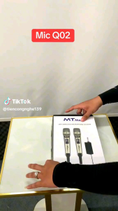 Sale giảm giá 50% đây: Micro karaoke không dây đa năng MTMAX Q02 tuyệt vời với 2micro xanh đỏ