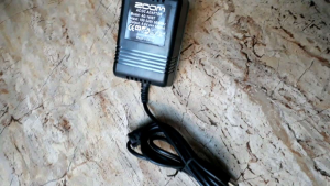 Adaptor Zoom efek gitar listrik 9.0V 500mA