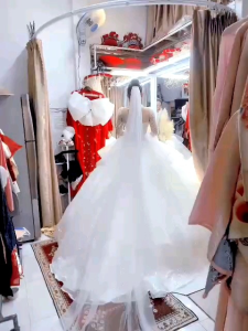 Váy cưới đại lễ cao cấp đuôi dài