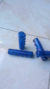 Handgrip Sepeda Lowrider Glitter Biru: Pilihan Aksesoris Sepeda Berkualitas