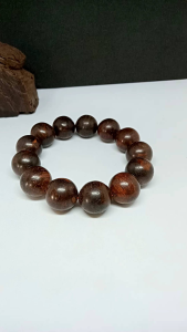 Gelang Kayu Galih Asem 16mm: Desain Unik & Aksesori Fashion