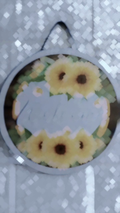 Hiasan Dinding Bulat Jumbo: Dekorasi Ruang Tamu yang Menarik