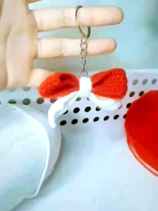 Gantungan Kunci Pita Merah Putih: Aksesoris Tahan Lama & Desain Unik