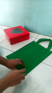 Handle lipat samping box 20 x 20 tas hajatan tas besek tas box nasi tas spunbond tas thinwal tas bento tas kue