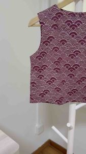 ❤️❤️New Lovely Wine Red Colour Wave Pattern L Size Top Sleeveless❤️❤️
