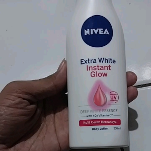 Nivea Extra White Instant Glow Body Lotion 200ml