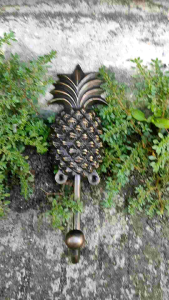 Kapstok Kuningan Antik Gantungan Baju Motif Nanas Besar 1 Pcs