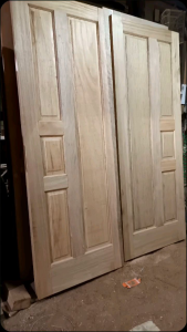 1 set pintu double triplek berikut kusen