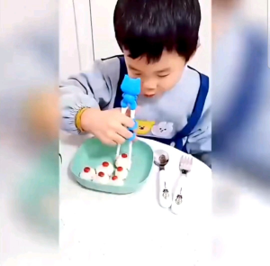 GRATIS ONGKIR! 1 SET Sumpit Anak Karakter & Sumpit Anak Belajar Makan Model Kartun