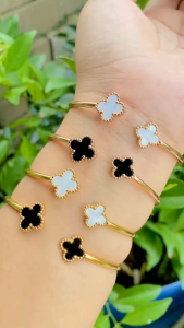 Gelang Bangle 2Clover Terbaru: Desain Unik & Anti Karat