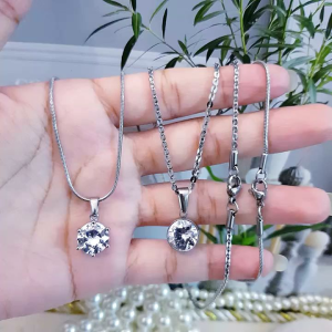 Kalung Titanium Permata Satu Silver Anti Karat Xds198a
